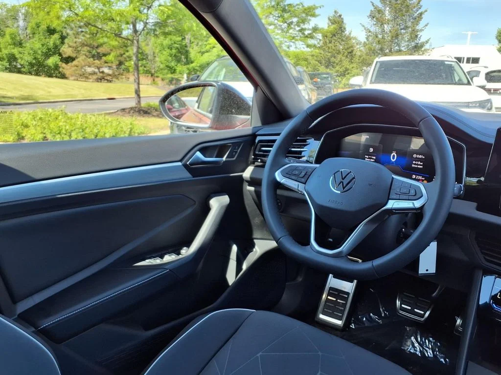 New 2026 Kings Red Metallic Volkswagen 1.5T Sport image 21
