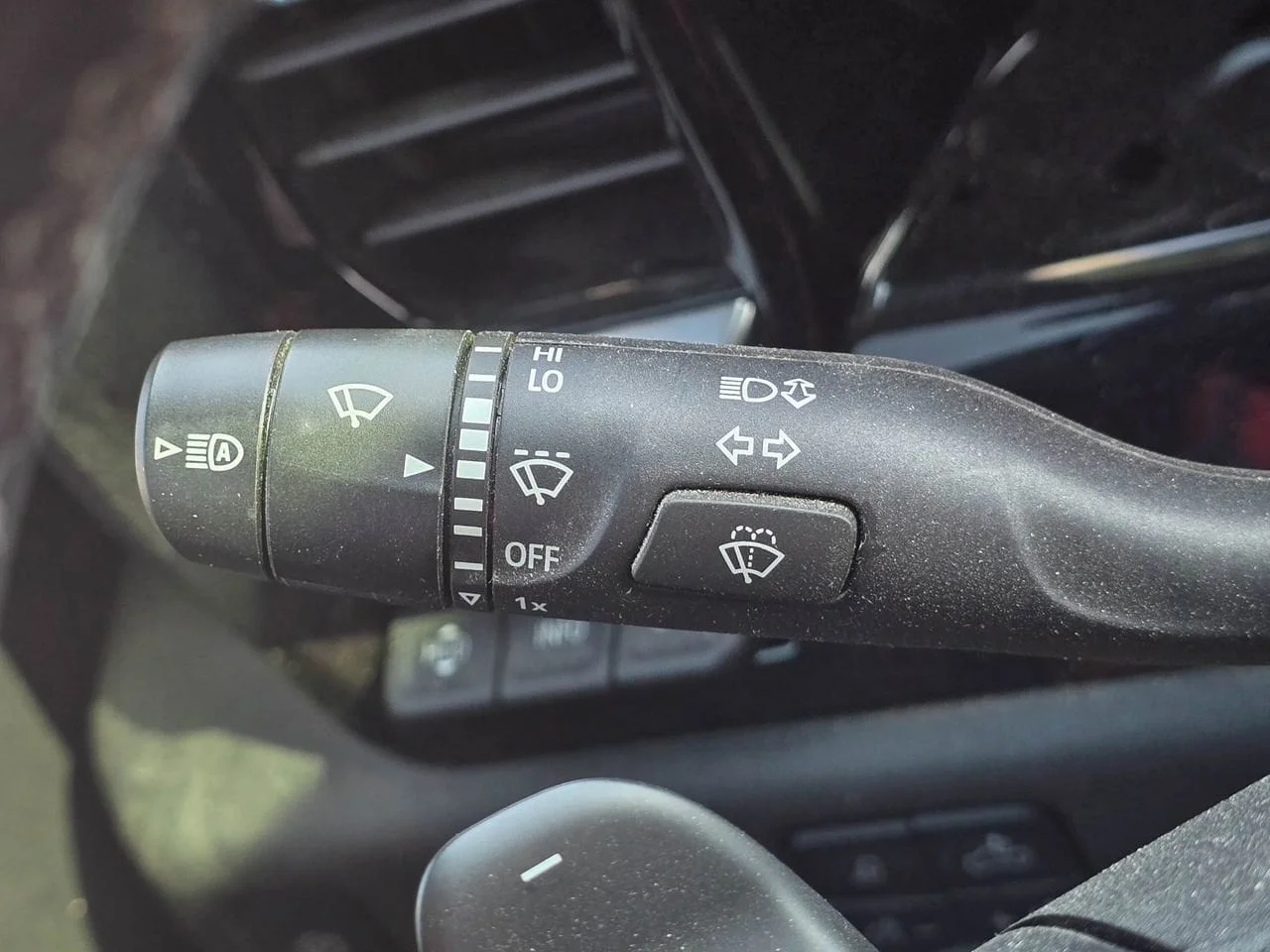 Used 2022 Iridescent Pearl Tricoat Chevrolet High Country image 20