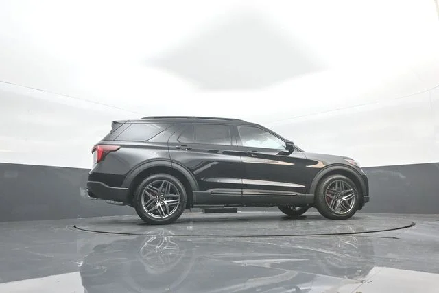New 2026 Black Ford ST image 38