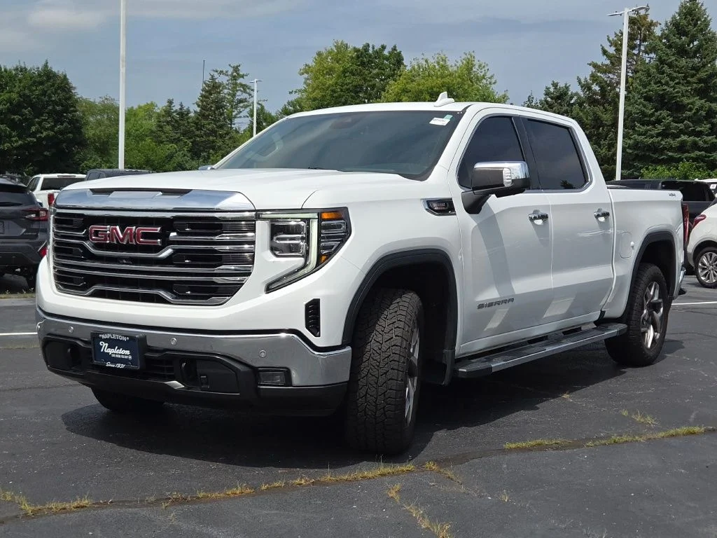 Used 2022 White GMC SLT image 7