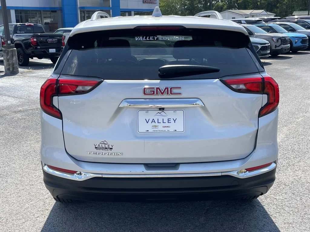 Used 2019 QUICKSILVER METALLIC GMC SLT image 5