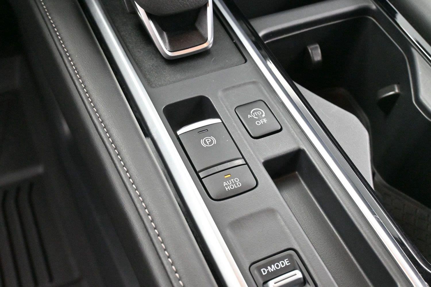 Used 2025 Gun Metallic Nissan SL image 19