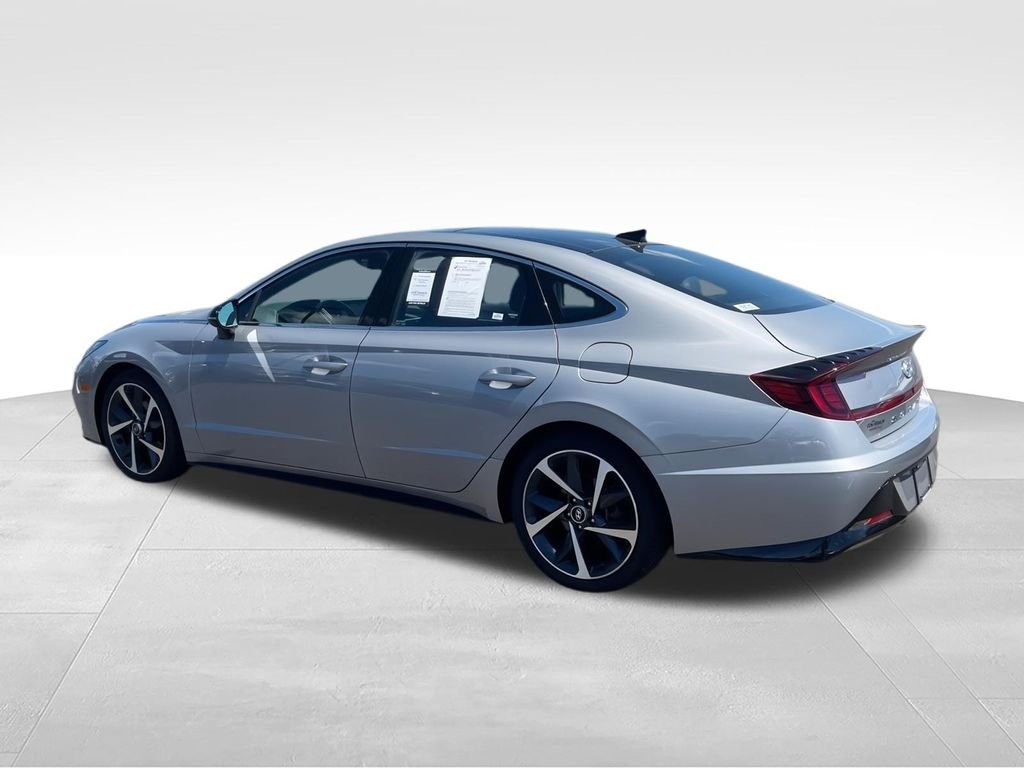 Used 2023 Silver Hyundai SEL Plus image 6