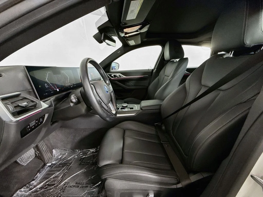 Used 2023 White BMW eDrive40 image 21