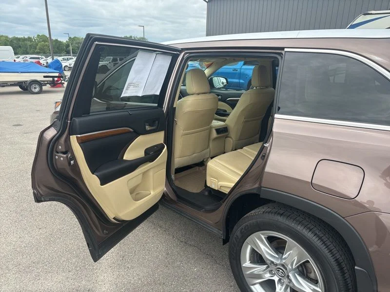 Used 2017 Brown Toyota Limited image 15