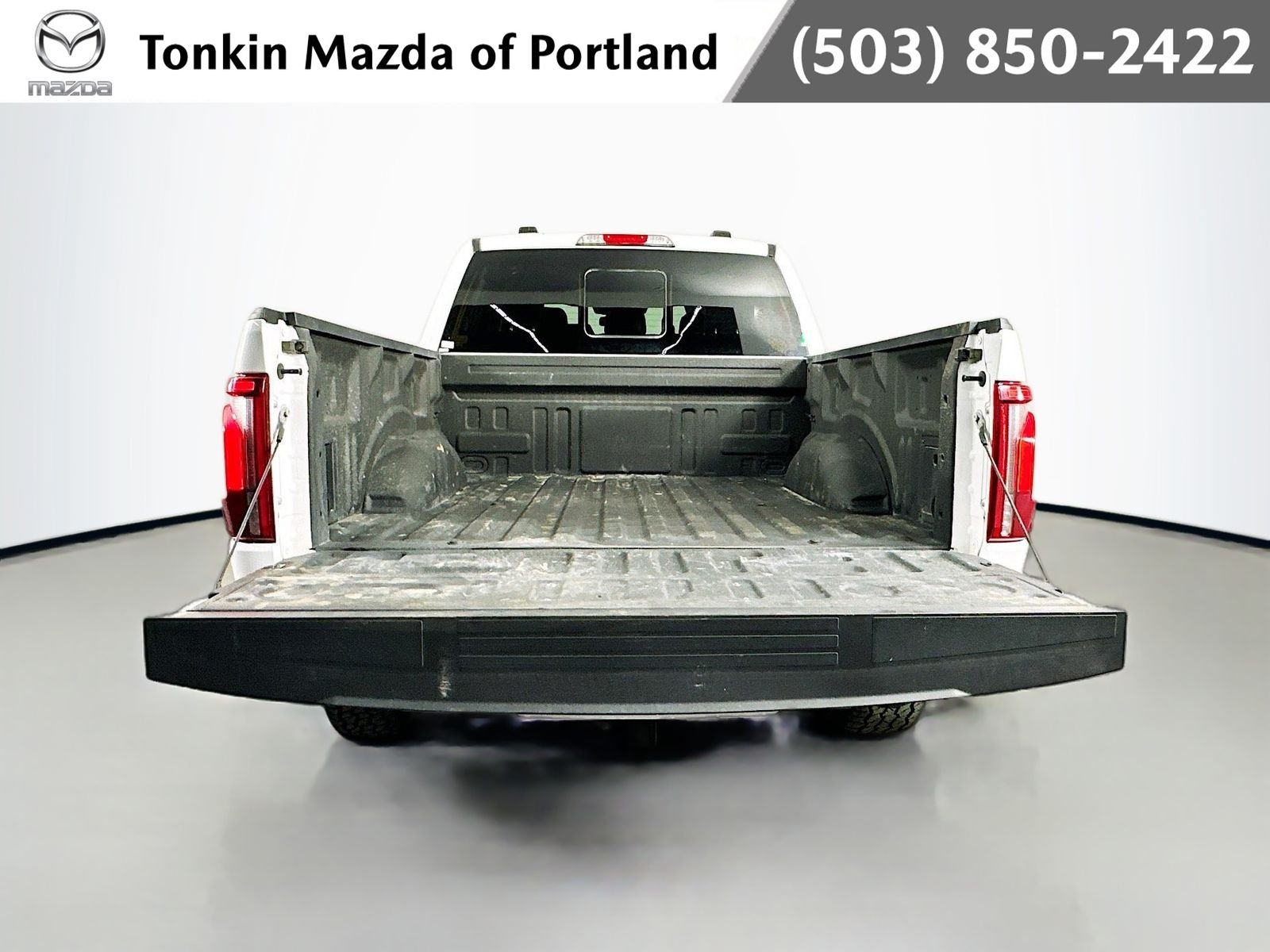 Used 2025 Oxford White Ford Lariat image 27