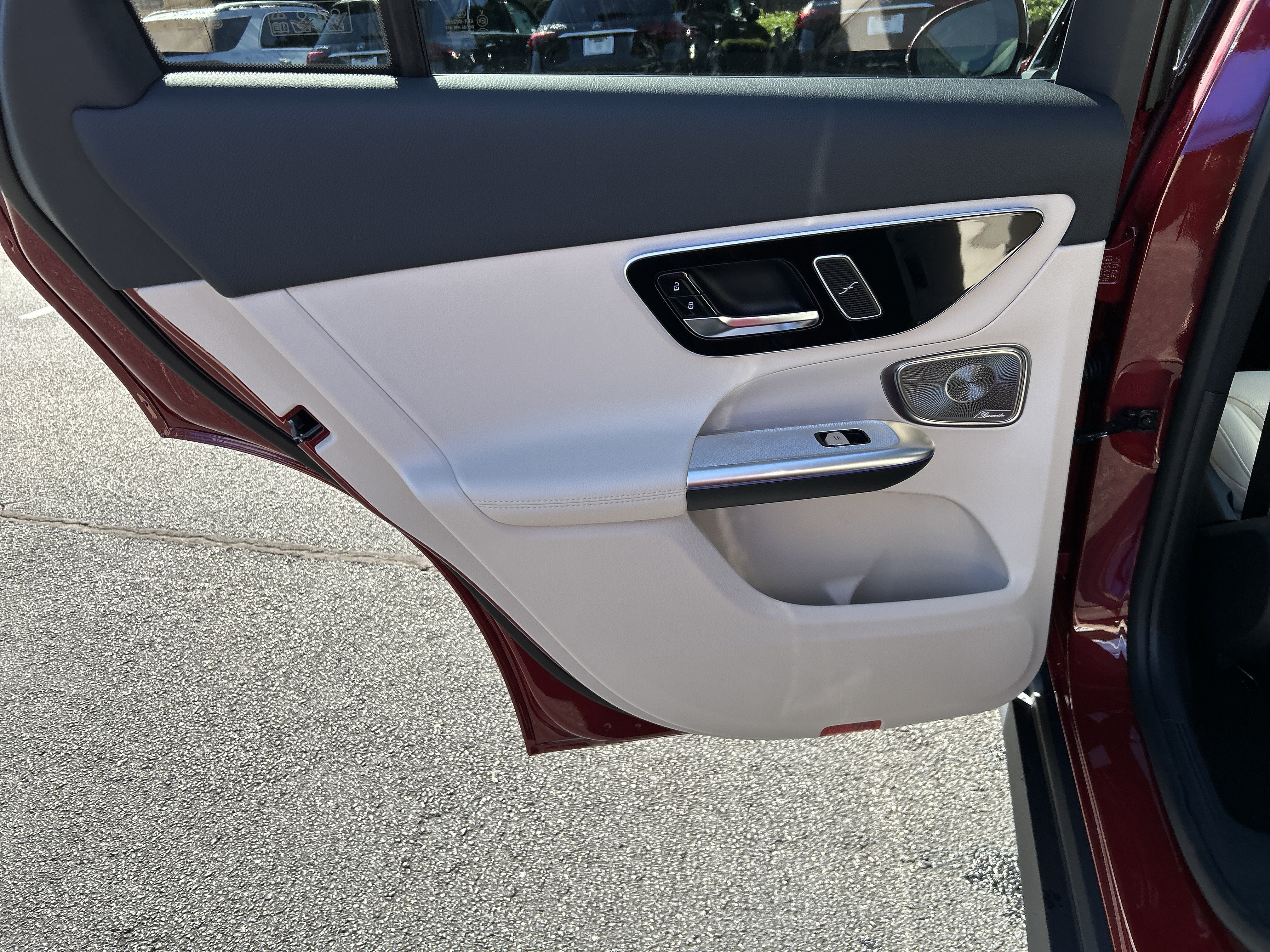 New 2026 MANUFAKTUR Patagonia Red Metallic Mercedes-Benz GLC 300 4MATIC® SUV image 35