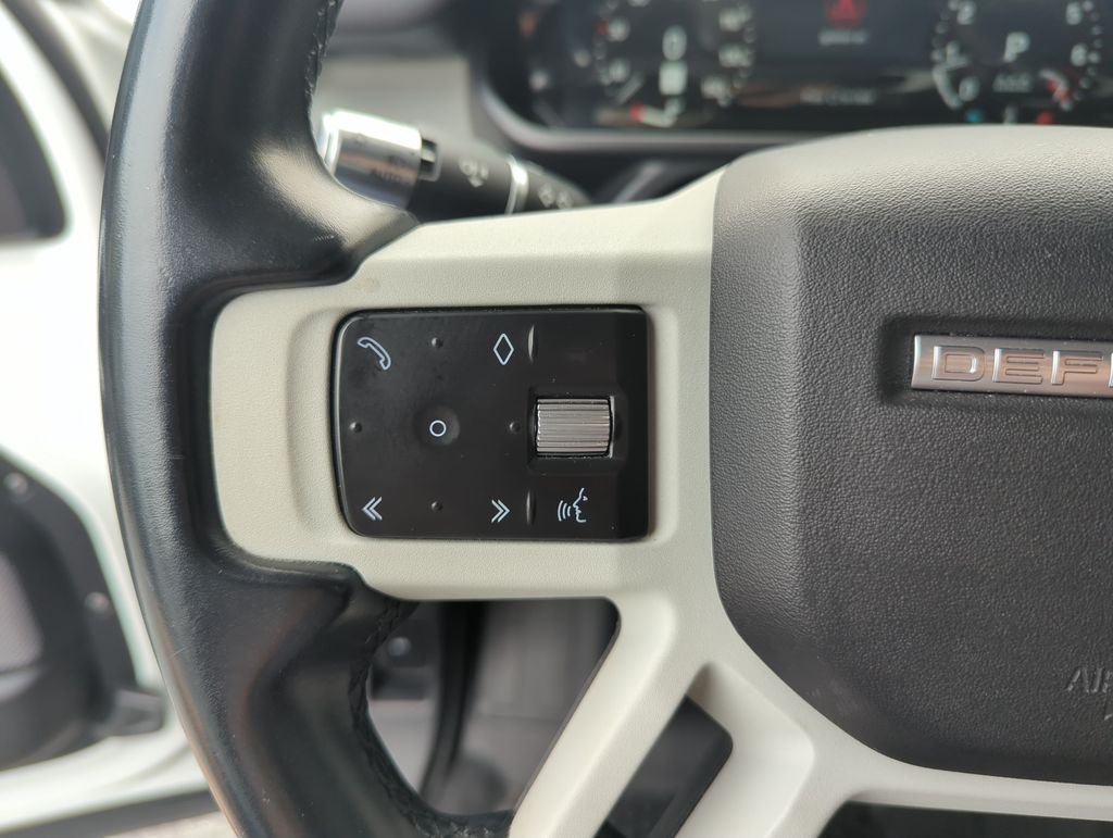 Used 2022  Land Rover S image 21