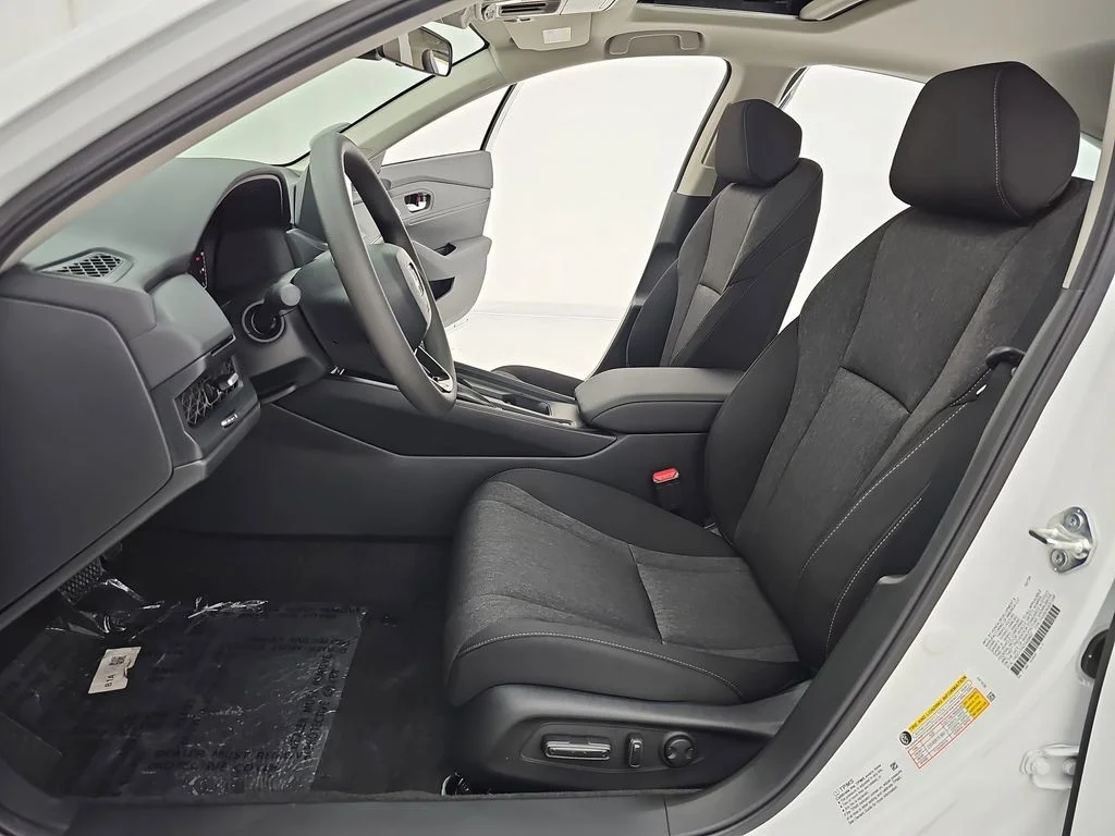 New 2026 Platinum White Pearl Honda SE image 18