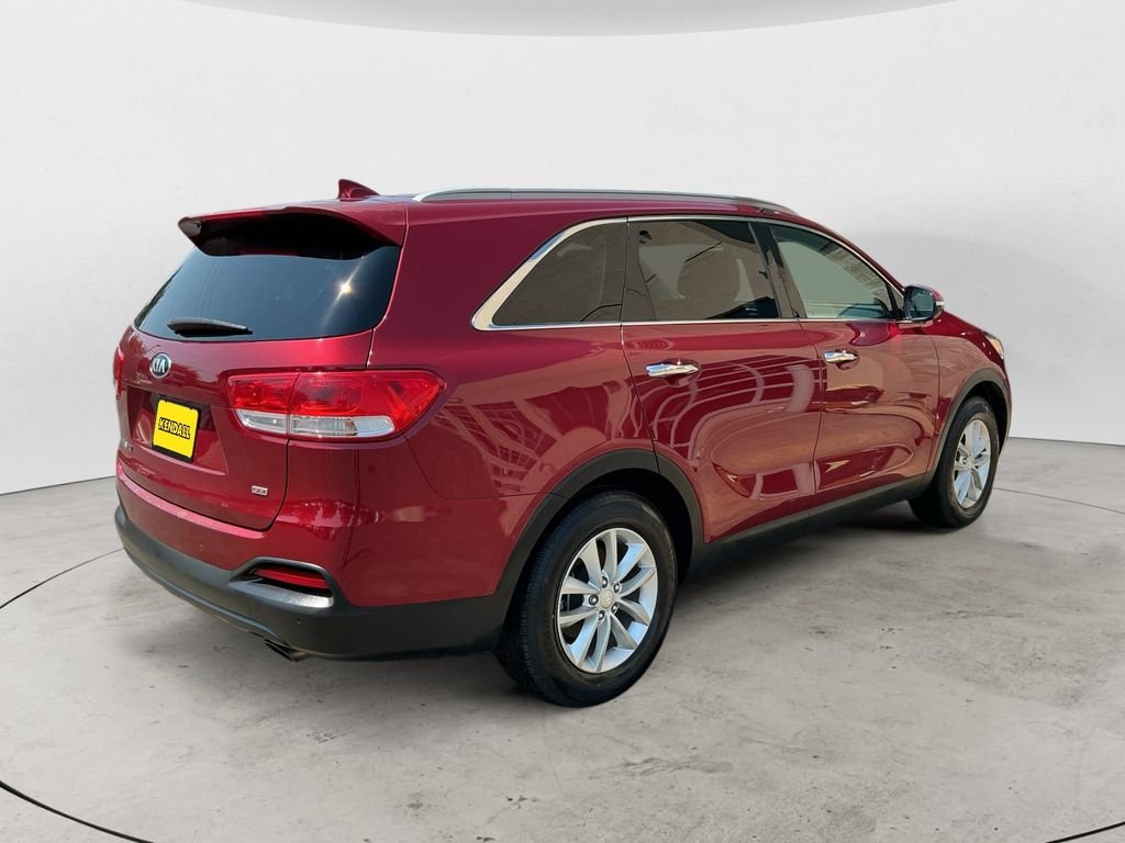 Used 2016 Red Kia LX image 5
