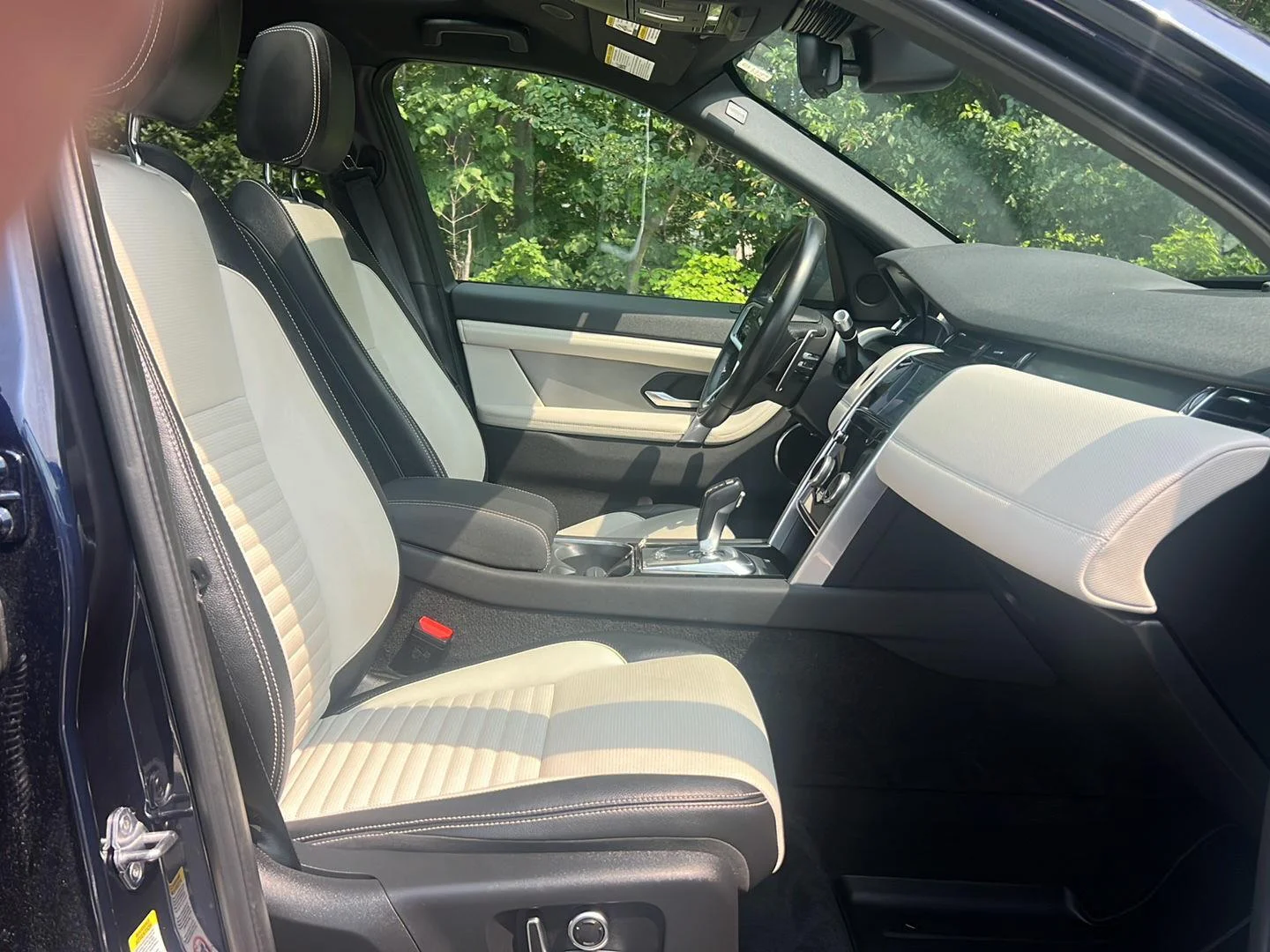 Used 2022 Portofino Blue Metallic Land Rover S R-Dynamic image 26