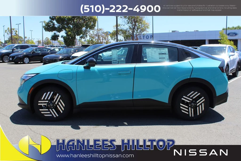 New 2026 Seabreeze Blue Pearl / Super Black Two-tone Nissan SV+ image 2