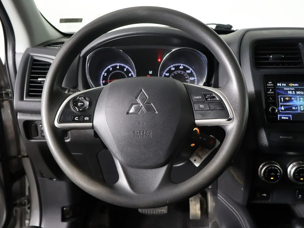 Used 2023 Silver Mitsubishi 2.0 ES image 29