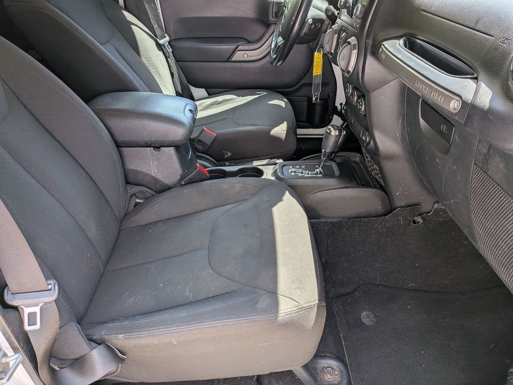 Used 2016 White Jeep Unlimited Sport image 31