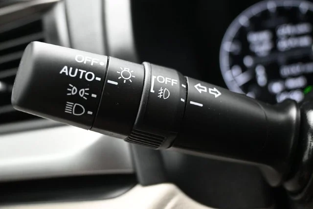 Used 2025 Gray Honda EX-L image 19