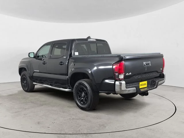 Used 2020 Midnight Black Metallic Toyota SR5 image 3