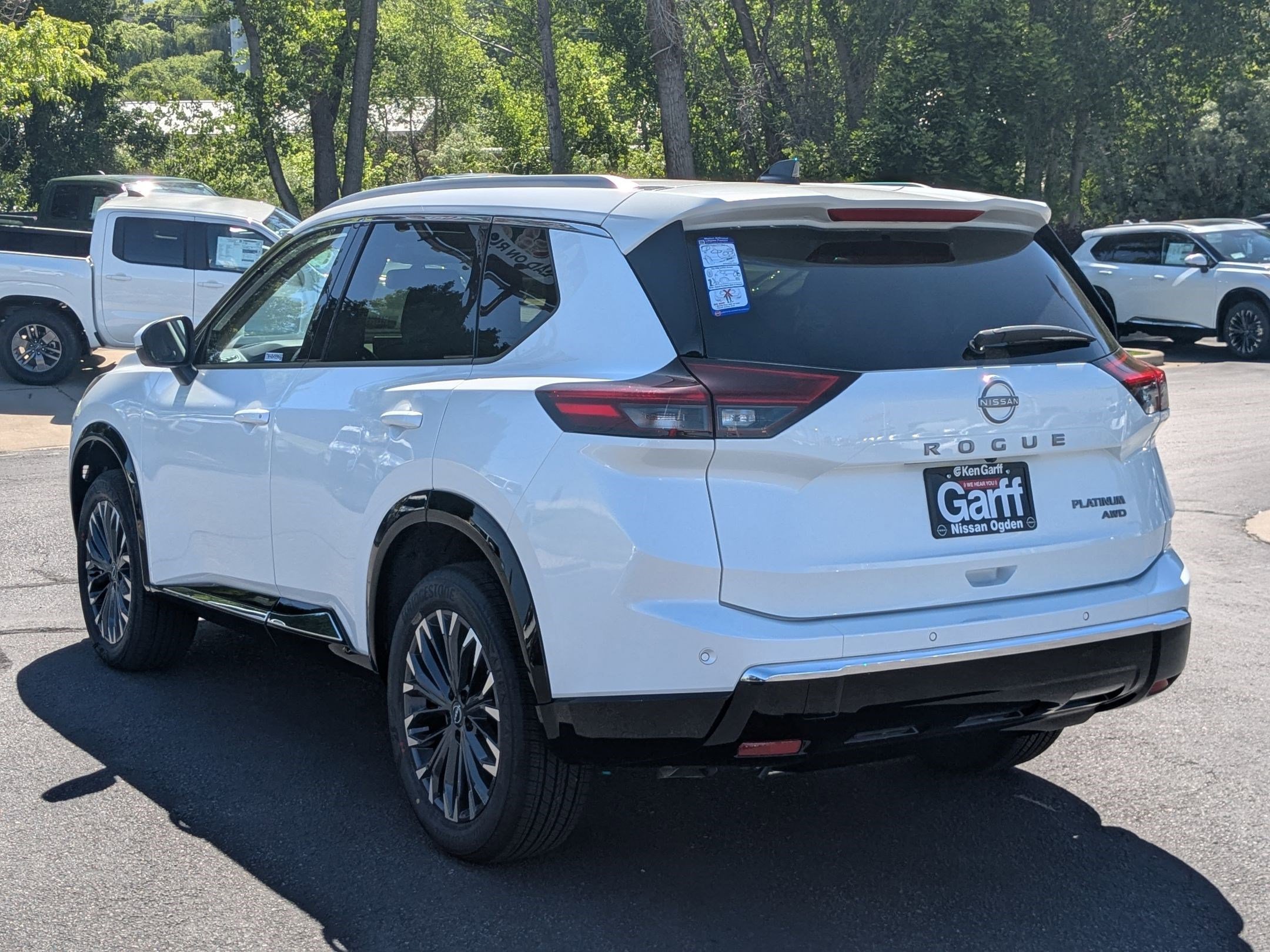 New 2026 Everest White Pearl Tricoat Nissan Platinum image 5