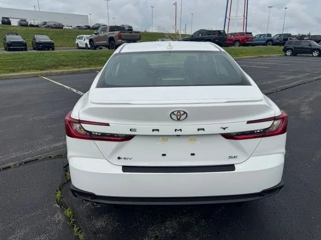 New 2026 Ice Cap Toyota SE image 4