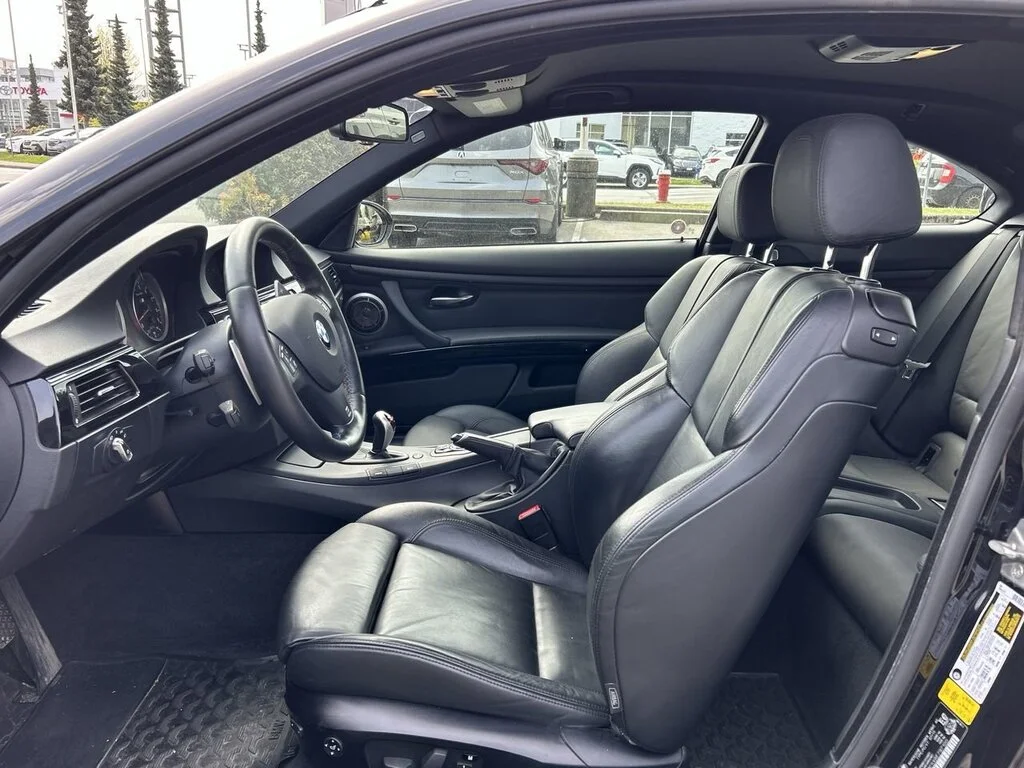 Used 2011  BMW Coupe   LOWEST MILEAGE IN CANADA   DILAWRI CERTIFI image 19