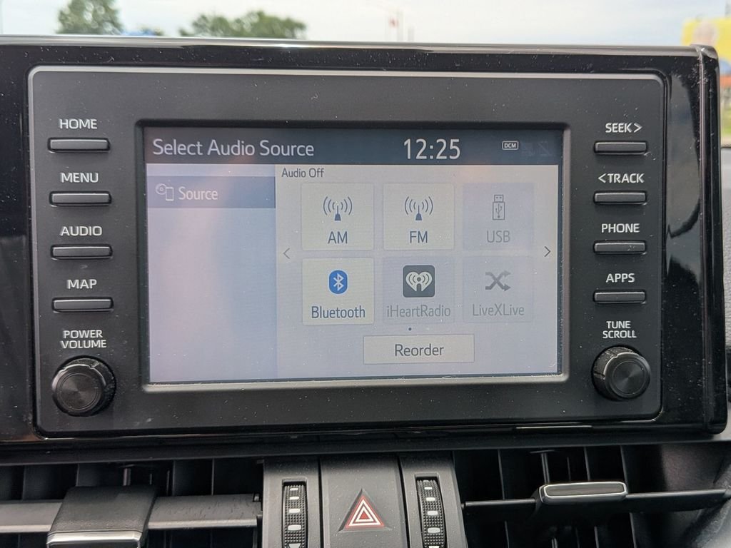 Used 2019 Silver Toyota XLE Premium image 25