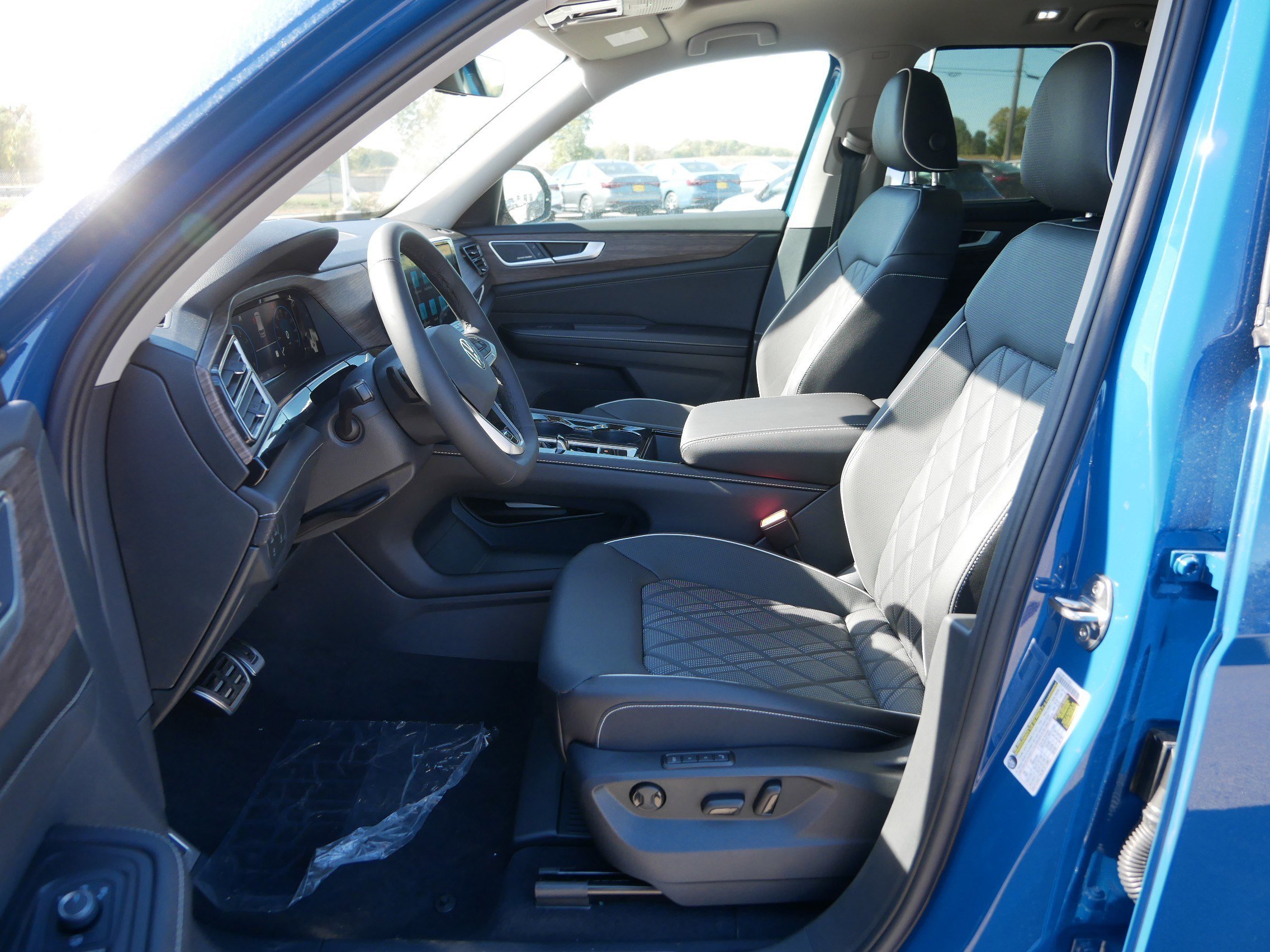 2026 Volkswagen Atlas SEL Premium R-Line - Photo 7