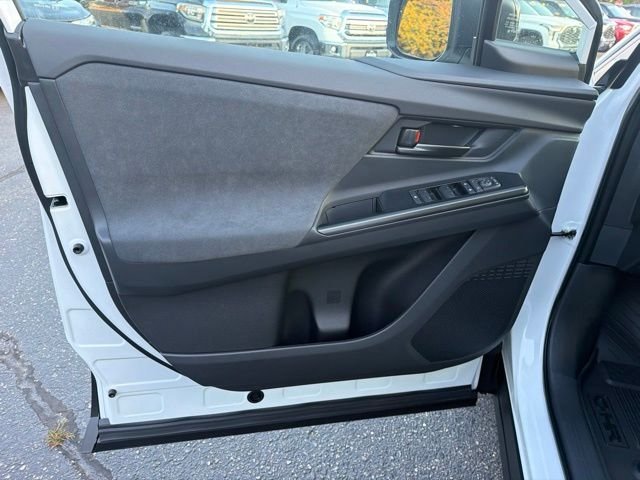 New 2026 Wind Chill Pearl <sup>1</sup> Toyota  SE image 11