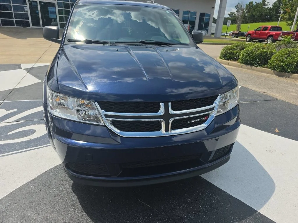 Used 2017 Contusion Blue Pearlcoat Dodge SE image 7