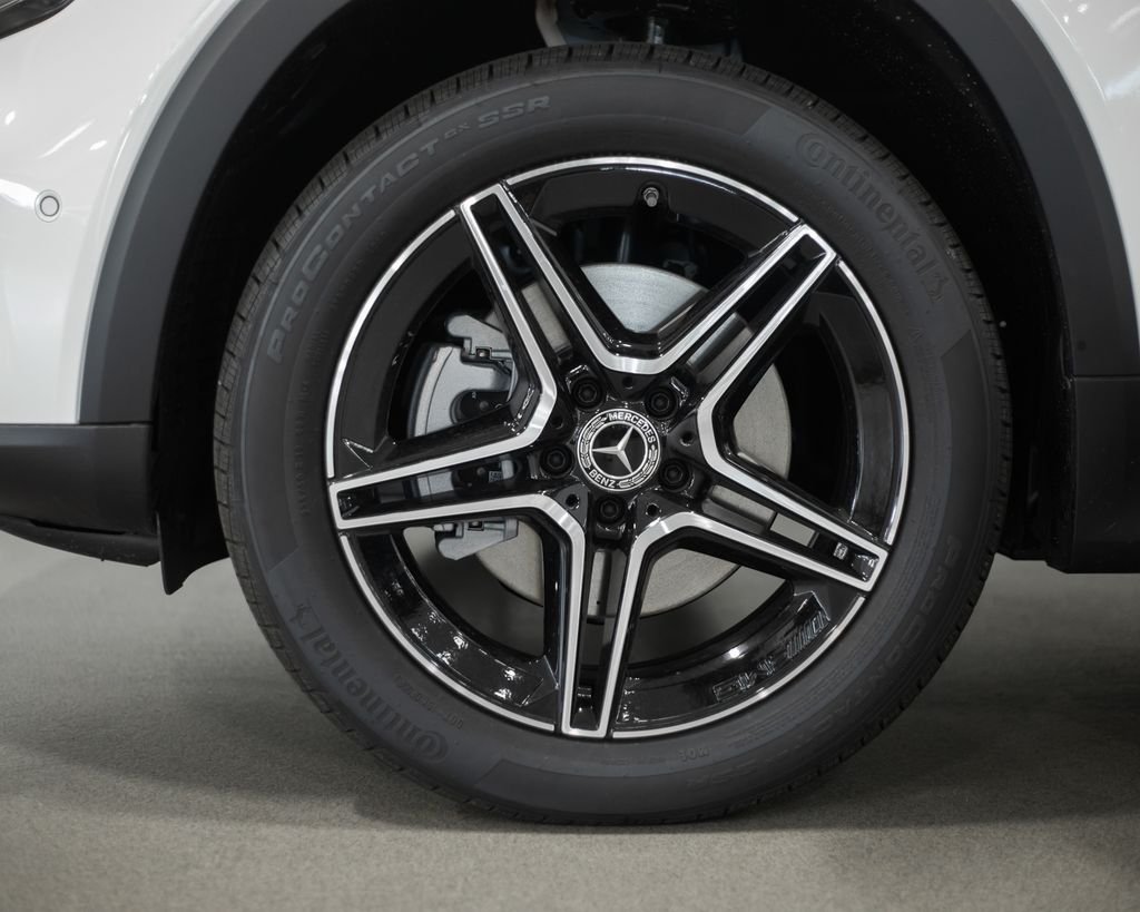 New 2026 Polar White Mercedes-Benz GLB 250 image 4