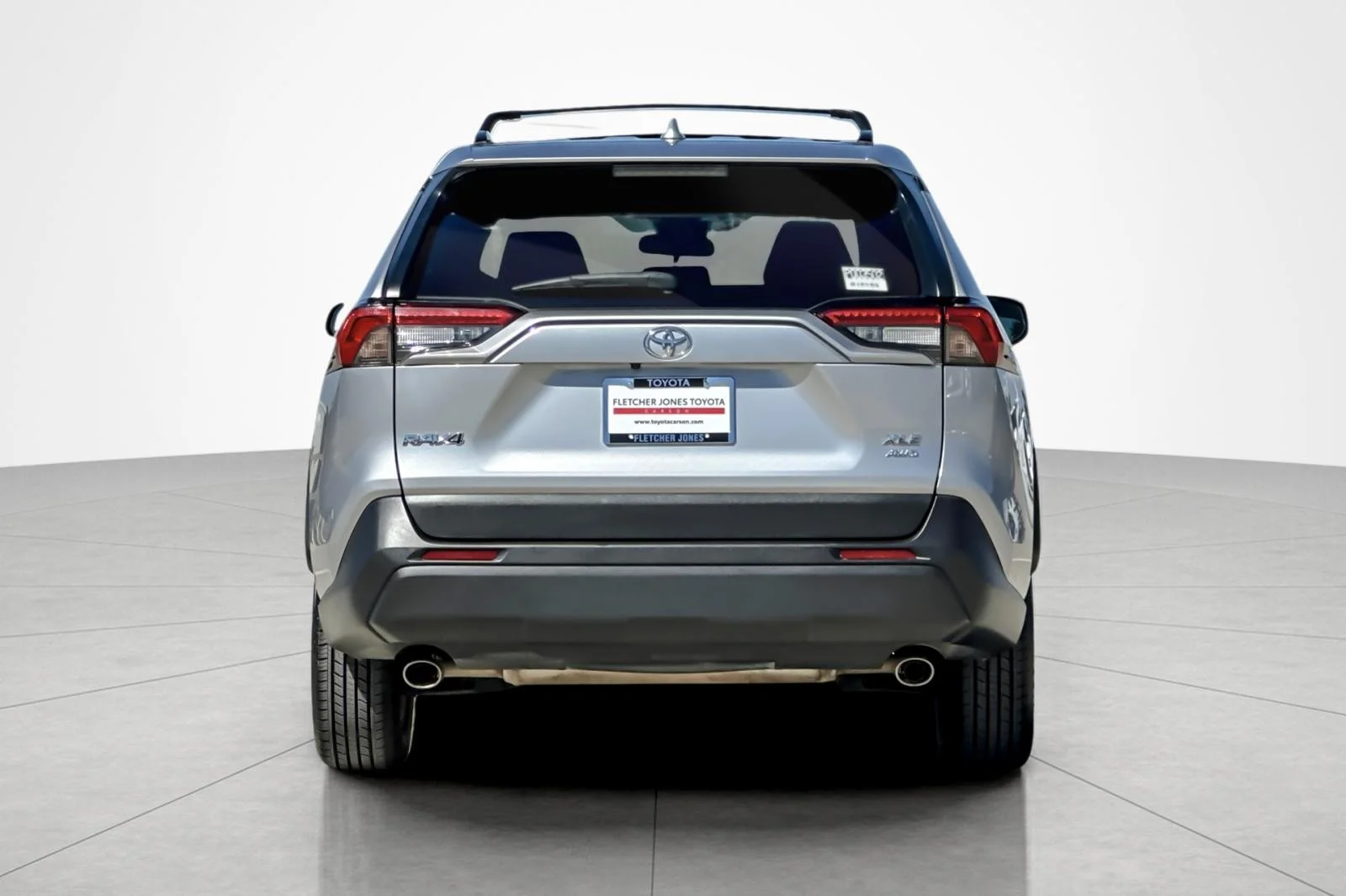 Used 2024 Silver Sky Metallic Toyota XLE image 4
