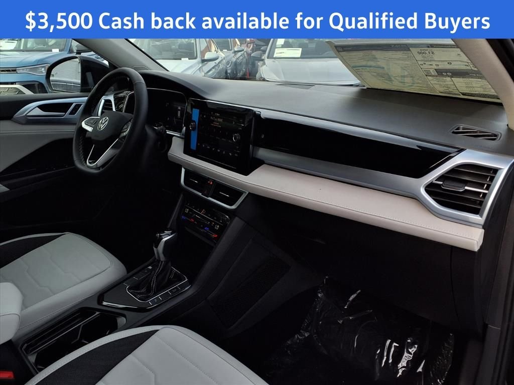 2025 Volkswagen Taos SE - Photo 23
