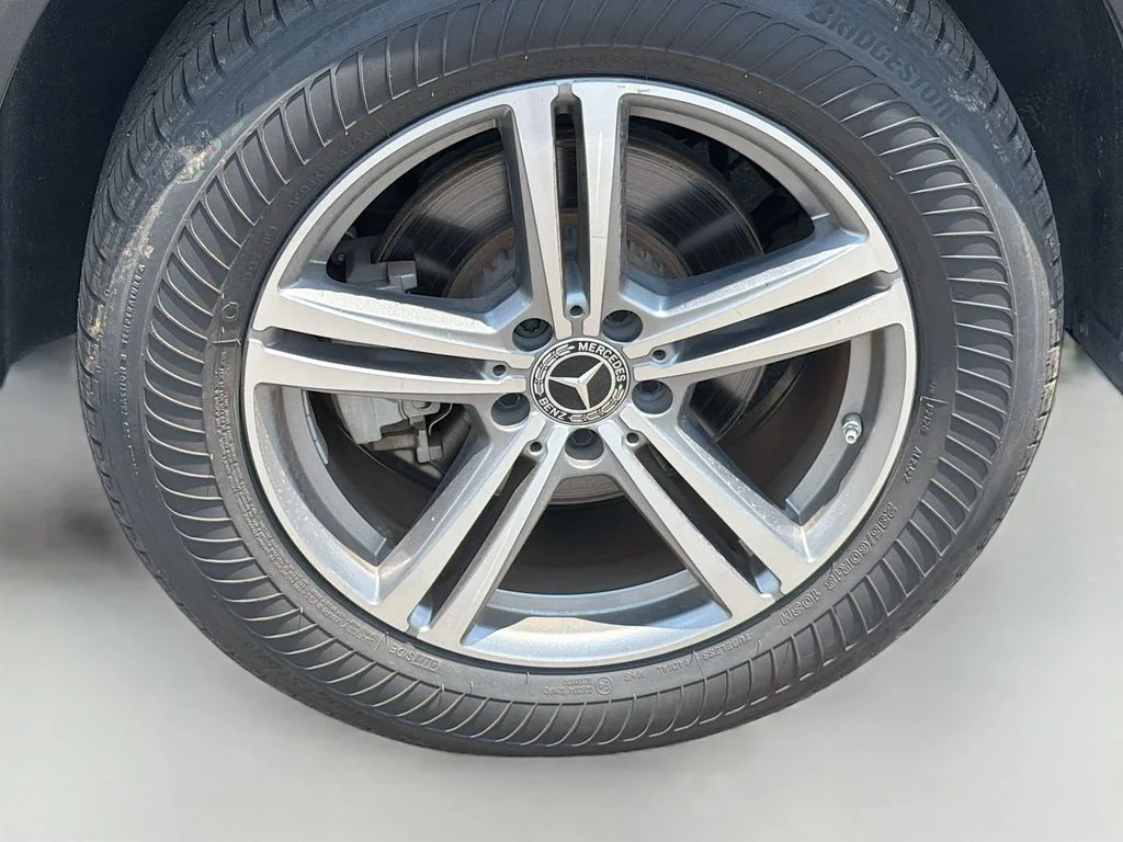 Used 2022  Mercedes-Benz GLC 300 image 10