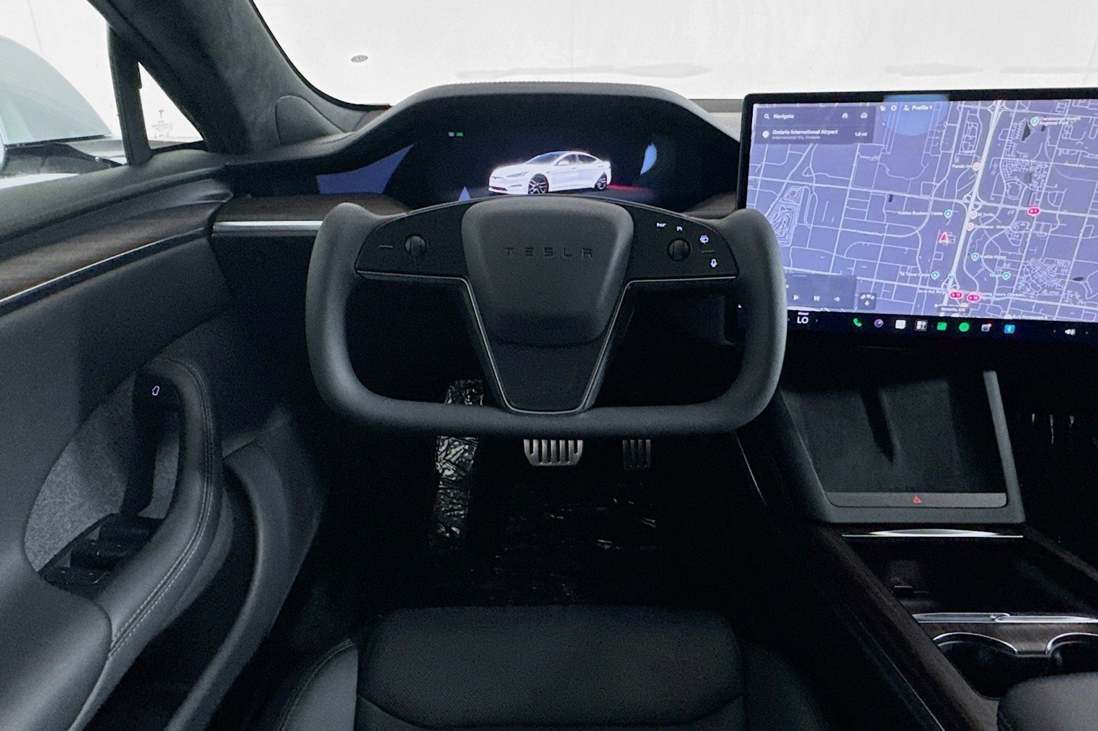 Used 2023 WHITE Tesla Standard Range image 4
