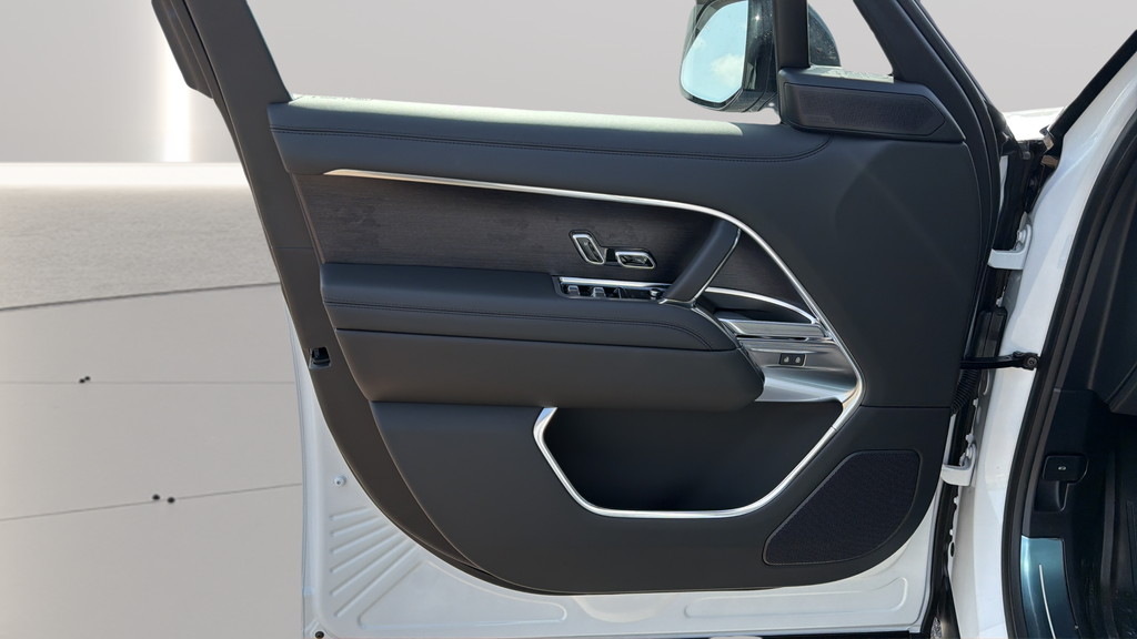 New 2026 Fuji White Land Rover SE image 20