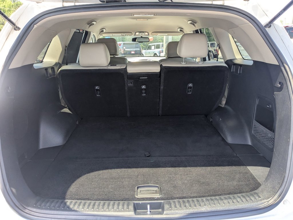 Used 2017 Snow White Pearl Kia EX image 23