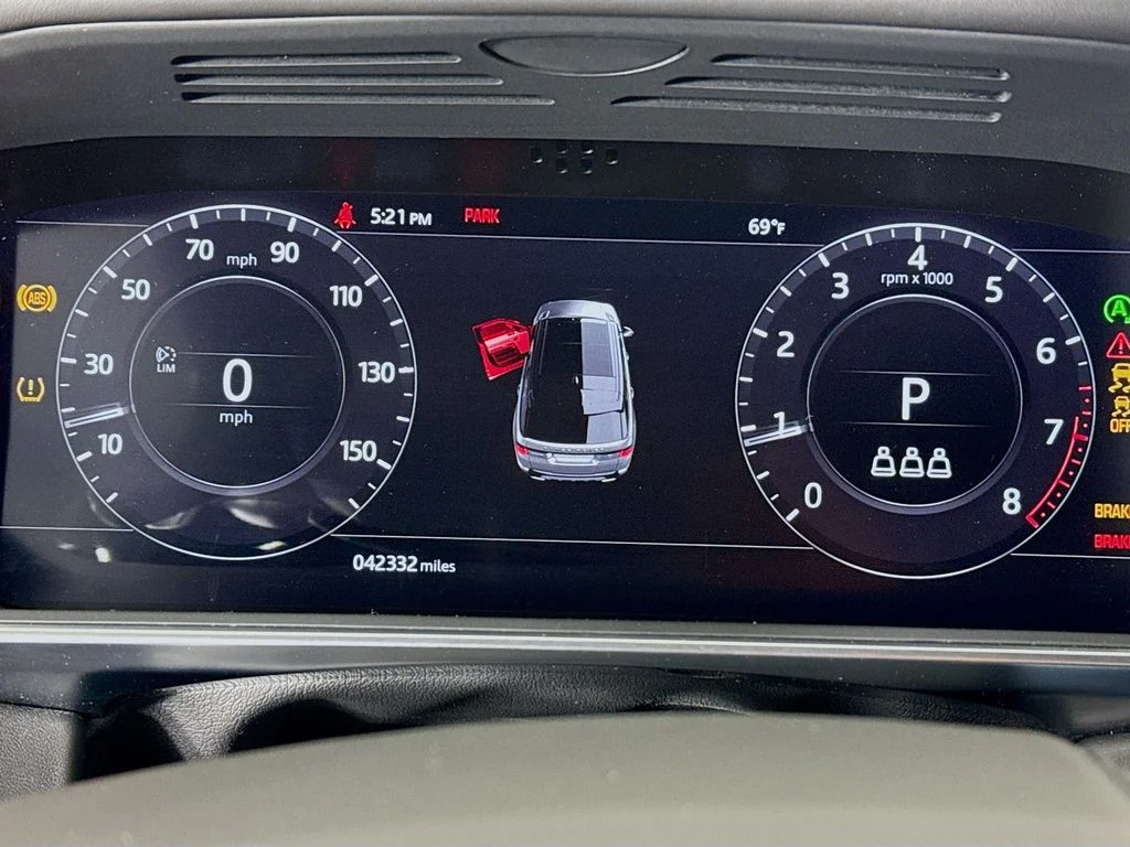 Used 2019 Ethereal Metallic Land Rover HSE Dynamic image 13