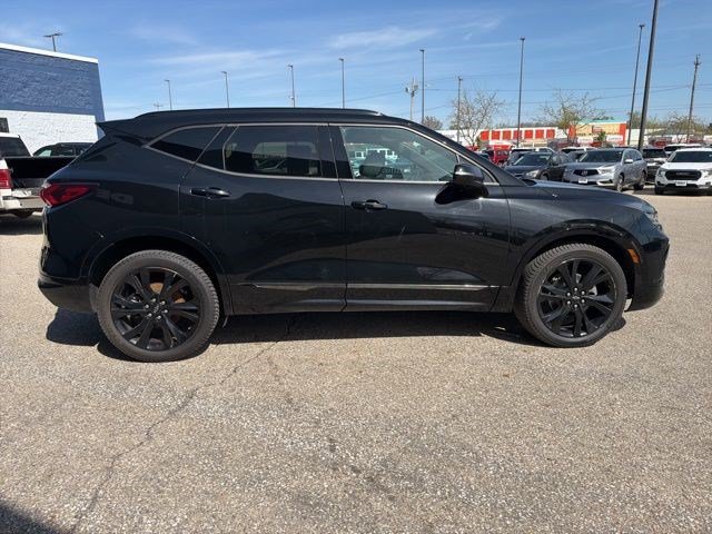 Used 2020 Black Chevrolet RS image 6