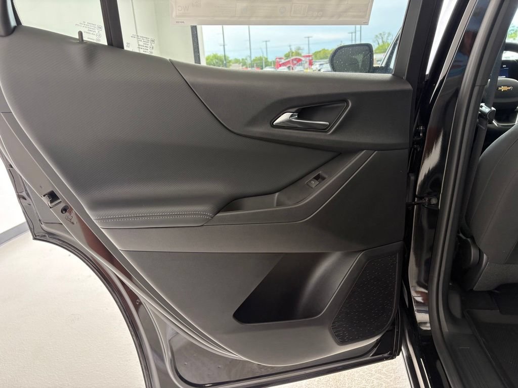 2027 Chevrolet Equinox LT - Photo 27