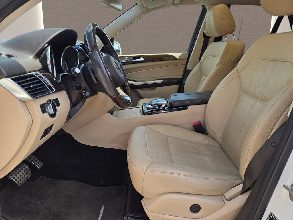 Used 2019 White Mercedes-Benz GLE 400 image 22
