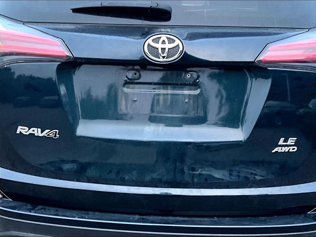 Used 2017 Blue Toyota LE image 10