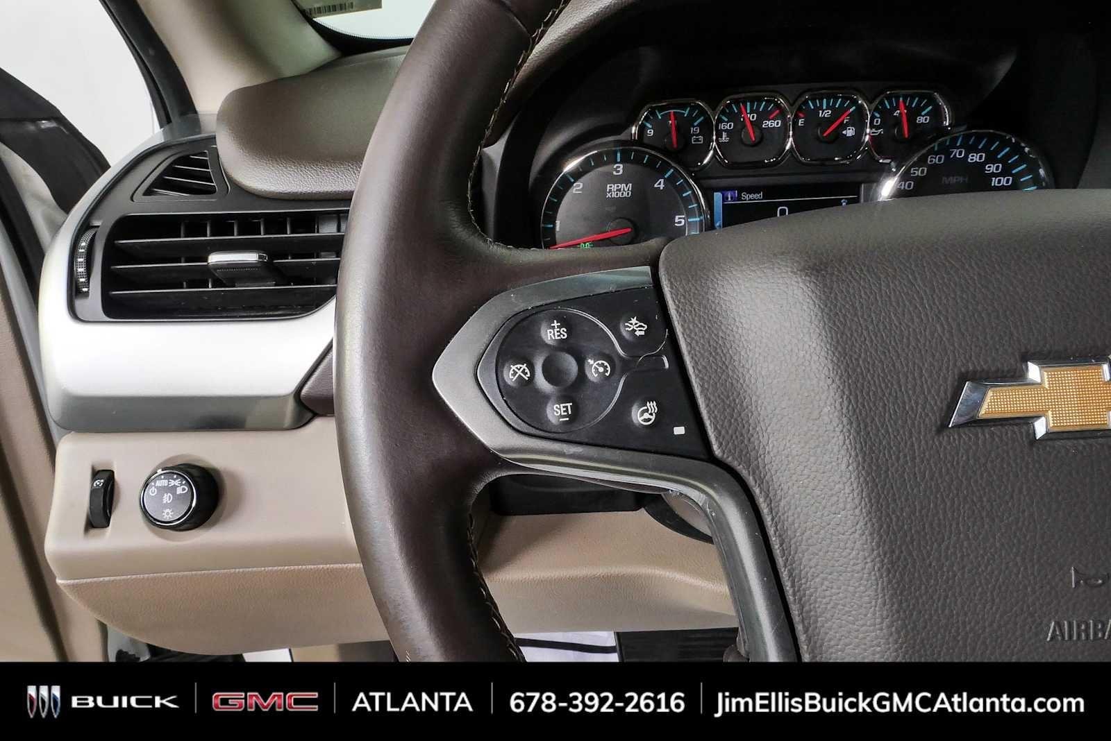 Used 2016 IRIDESCENT PEARL TRICOAT Chevrolet LT image 10