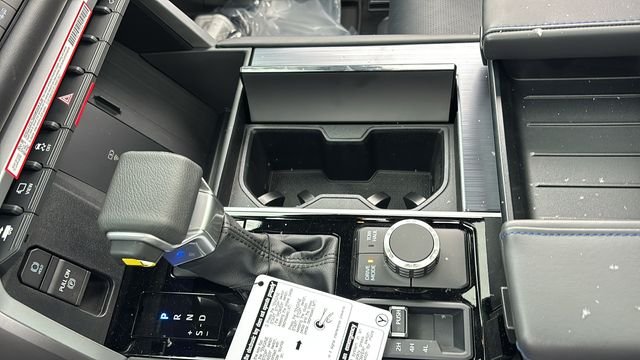 2025 Toyota Tundra Platinum - Photo 38