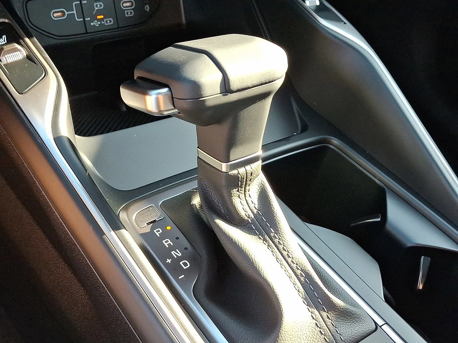 2026 Kia Sorento EX - Photo 9