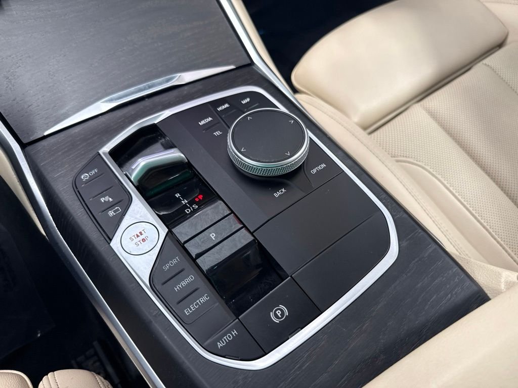 Used 2023 White BMW 330e iPerformance image 18