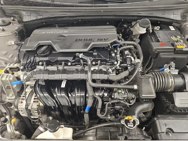 Used 2025 Metal Hyundai Limited image 35