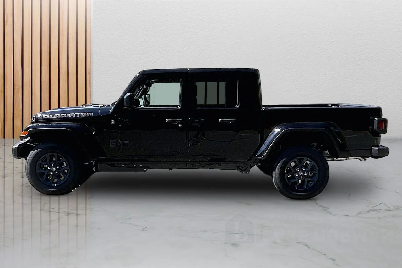 New 2026 Black Clear-Coat Exterior Paint Jeep 85th Anniversary Edition image 6