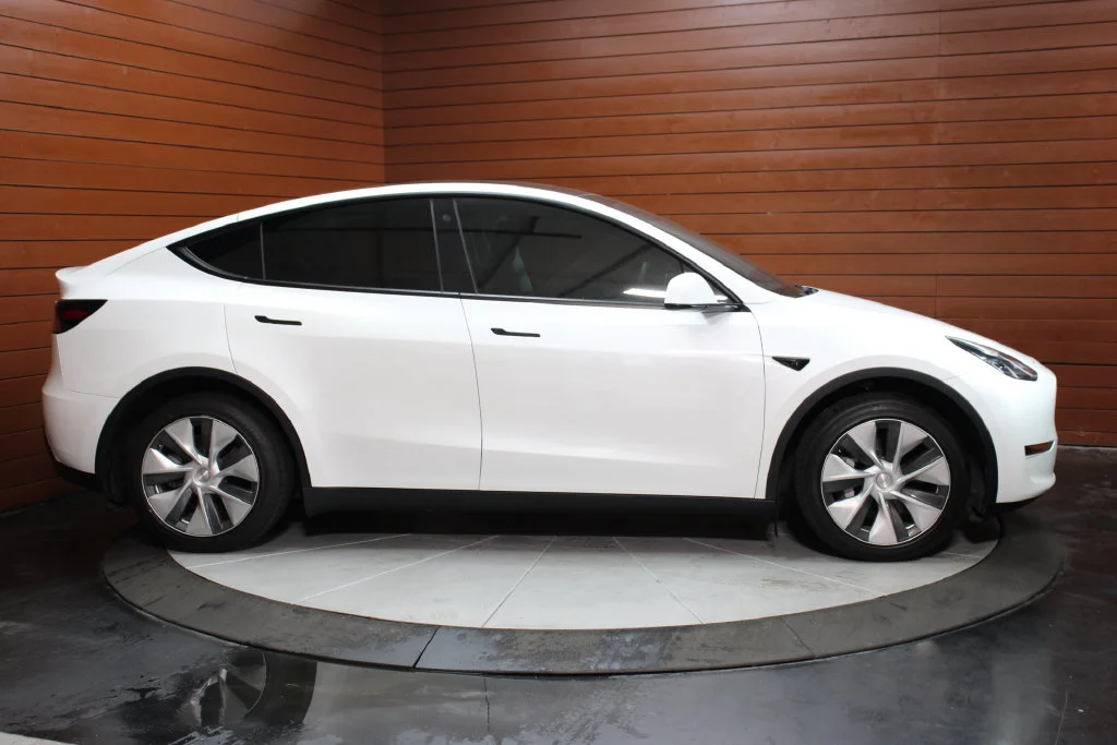Used 2022 Pearl White Multi-Coat Tesla Long Range image 38