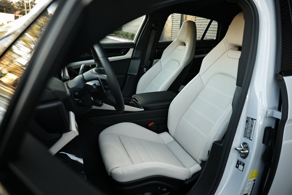 2026 Porsche Panamera 4 E-Hybrid