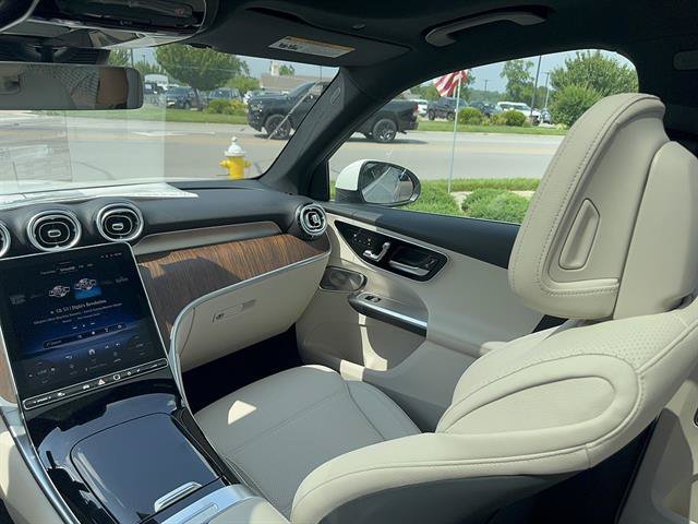 New 2026 Polar White Mercedes-Benz GLC 300 4MATIC® image 28
