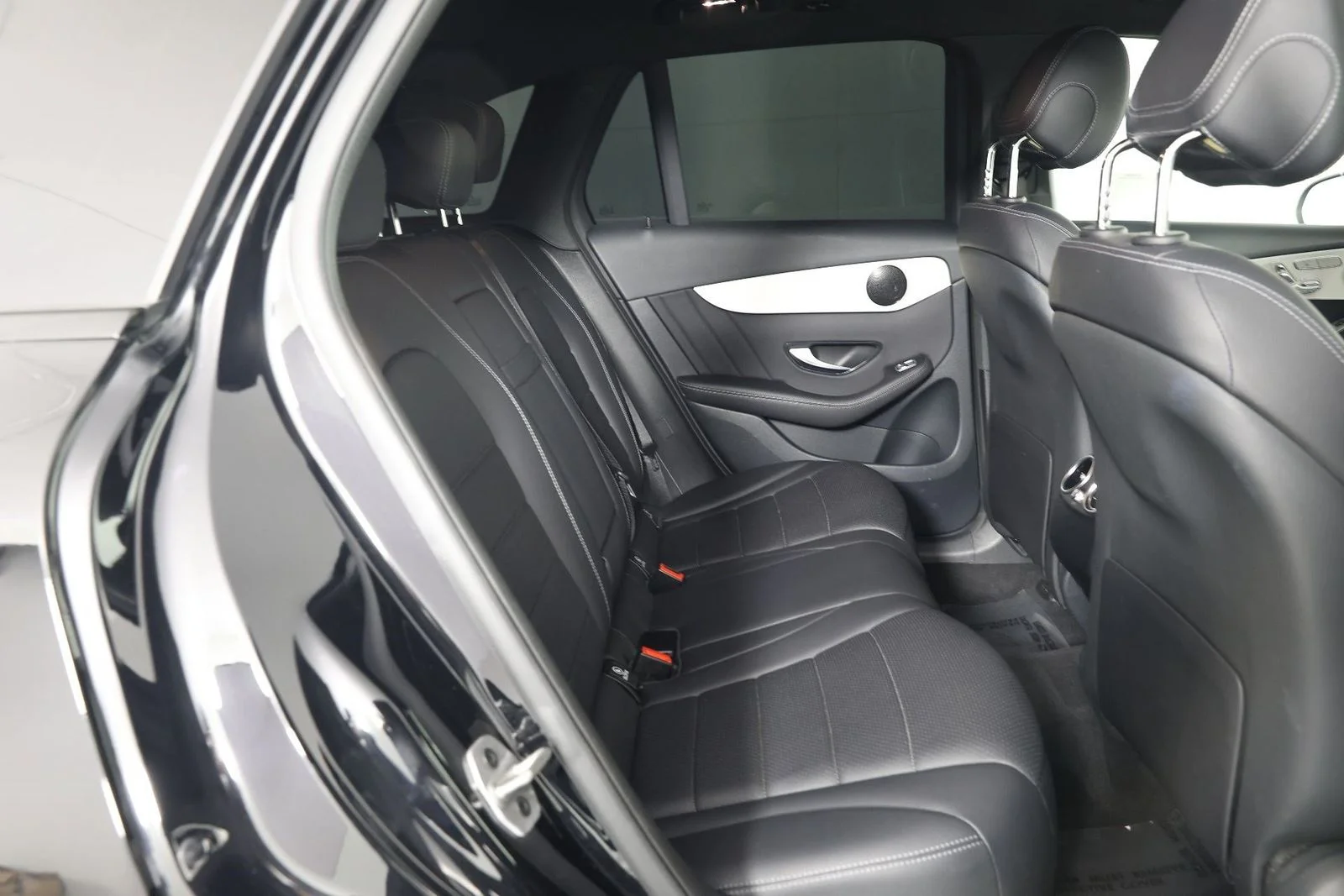 Used 2022 Black Mercedes-Benz GLC 300 image 32
