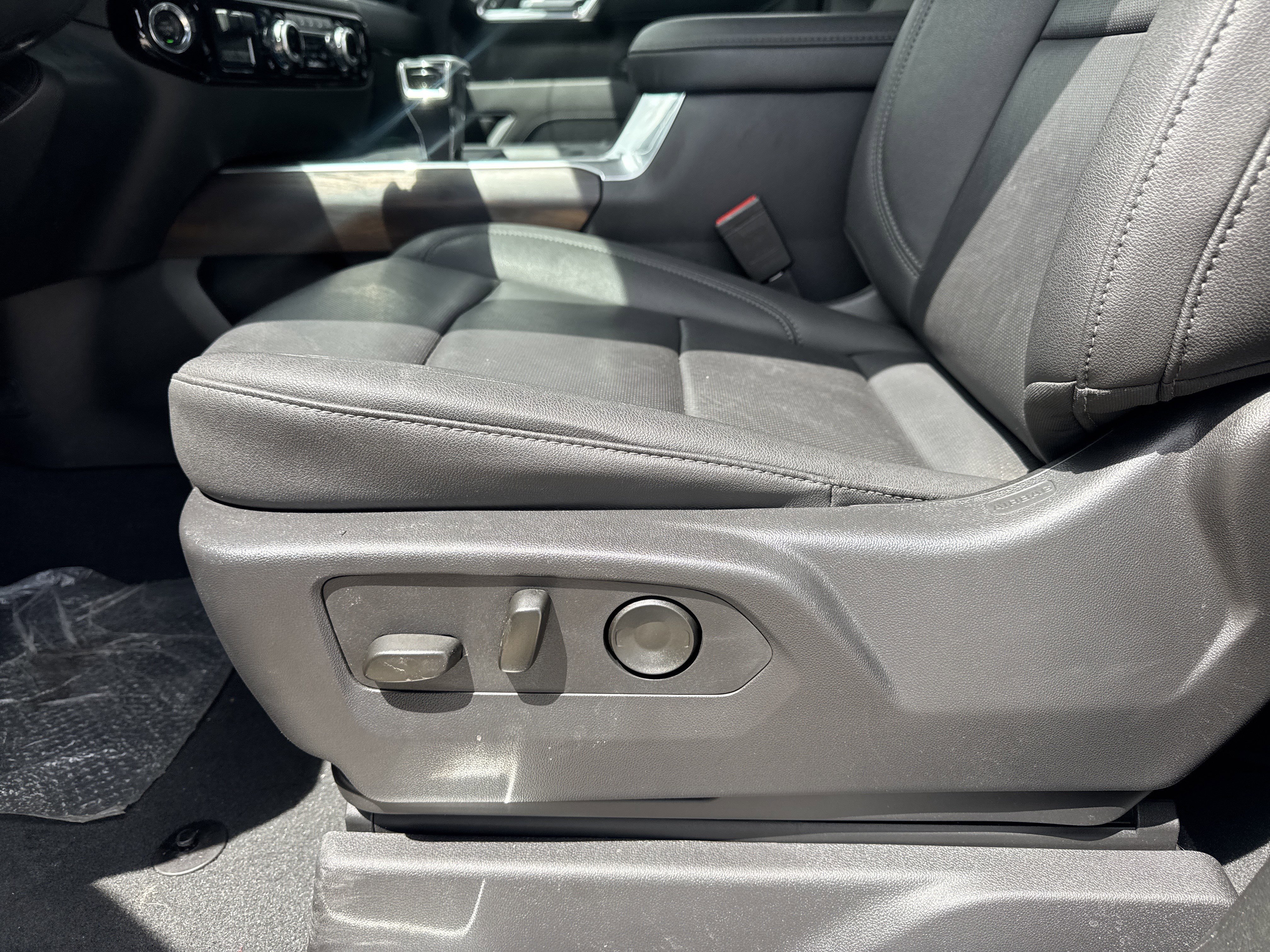 Used 2025 Sterling Metallic GMC SLT image 6